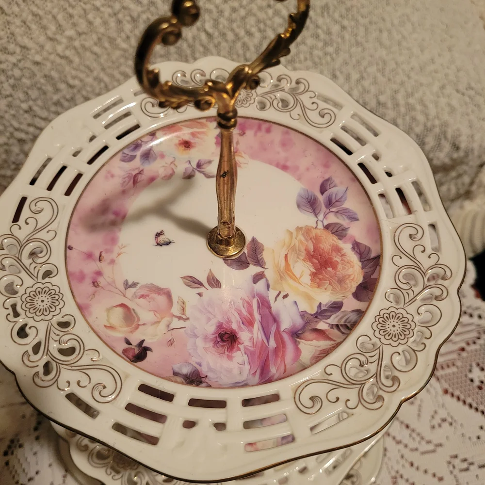 Vintage-Inspired Maison Blanc Tea Time Floral 3 Tiered Serving Stand - Picture 4 of 6